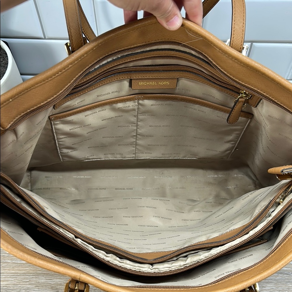 Michael Kors Tan Tote Bag - Picture 4 of 16